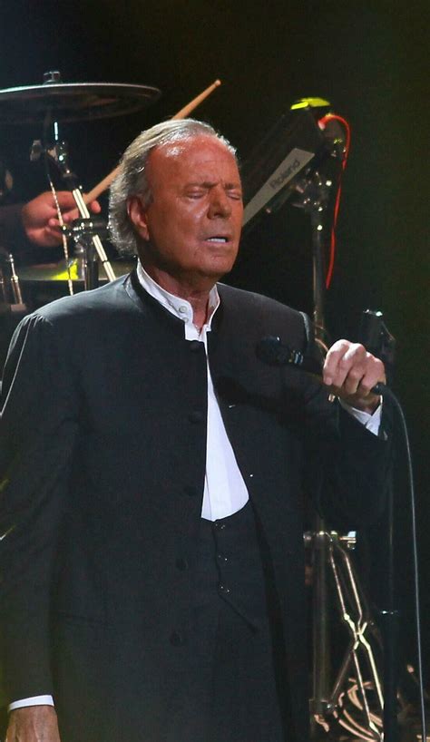 julio iglesias tour 2023